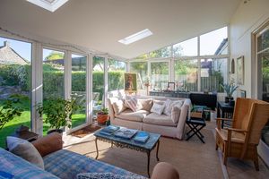Castleton_Sun Room - click for photo gallery